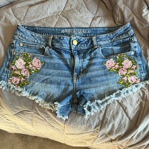 American Eagle Size 12 Embroidered Shorts